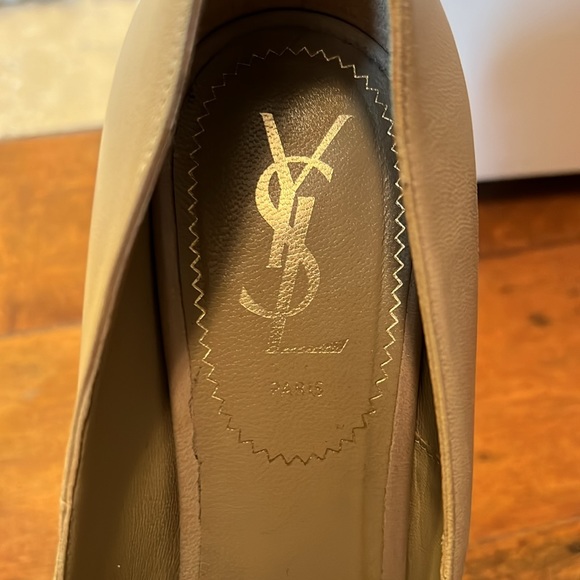 Ysl nude pump with round toe. Size 38. Comes with box and dustbag. - Picture 4 of 5